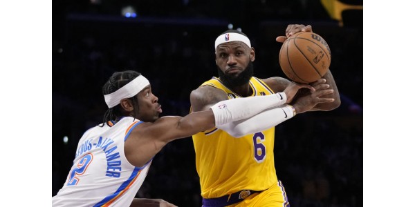 LeBron James vodi u povijesti NBA lige sa 38.388 koševa LeBron James vodi u povijesti NBA lige sa 38.388 koševa